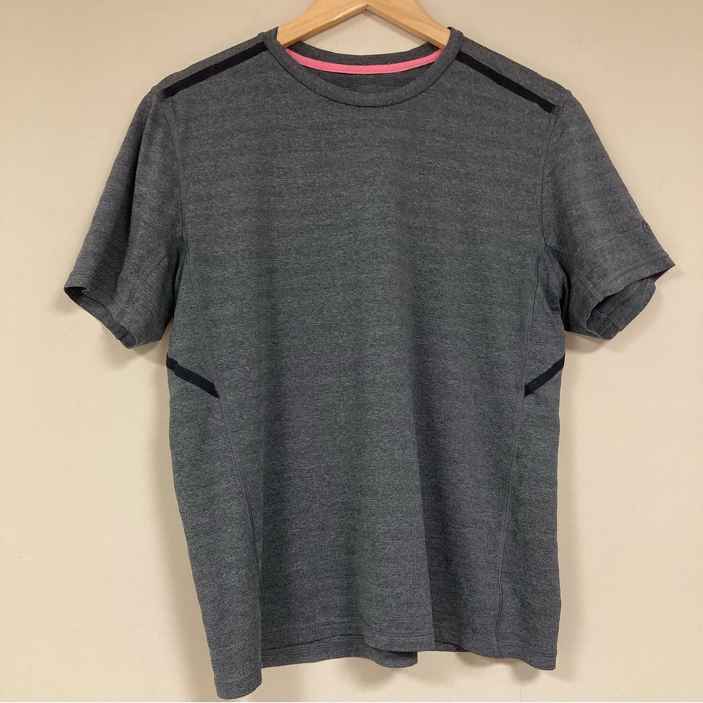 🆕 Champion Shirt Women’s Medium Top Gray Athletic Exercise Short Sleeve Tee Run